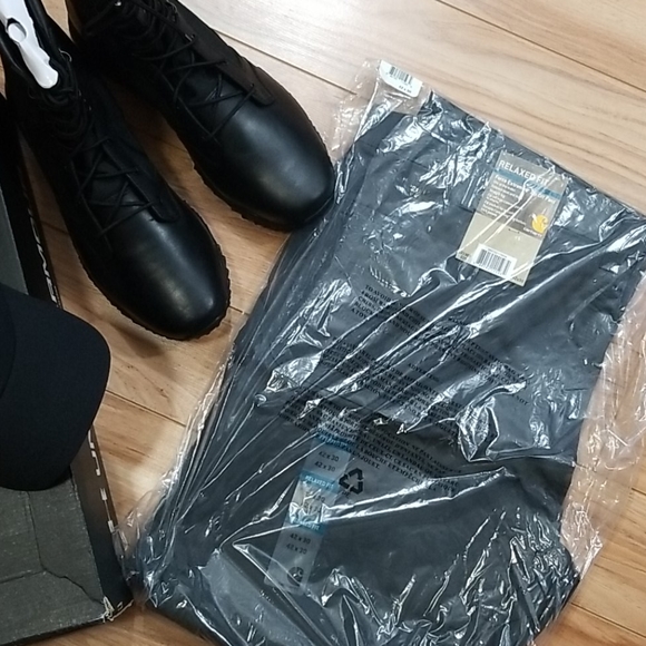 Carhartt 42x30 Outdoors - Picture 2 of 7